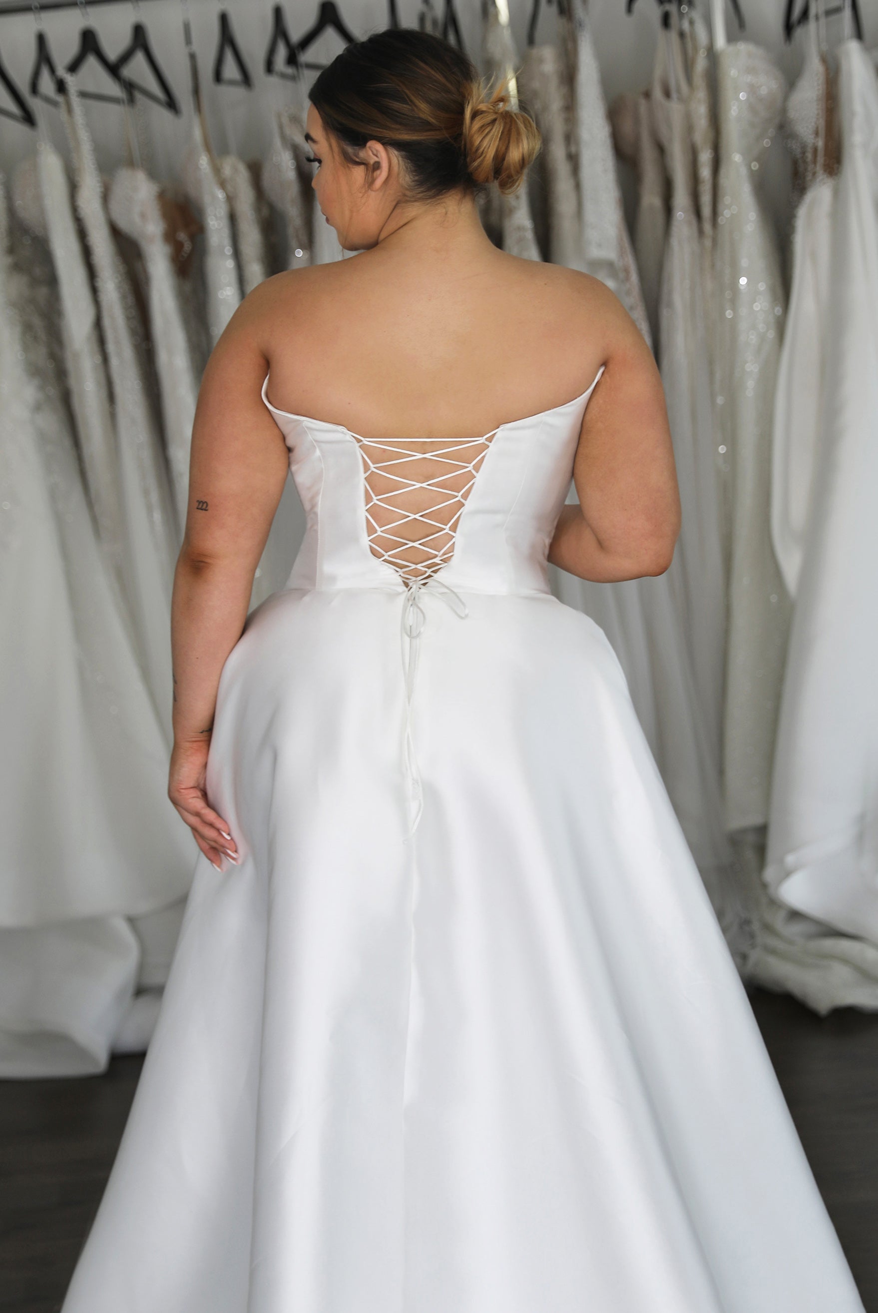 curved back lace up wedding dress