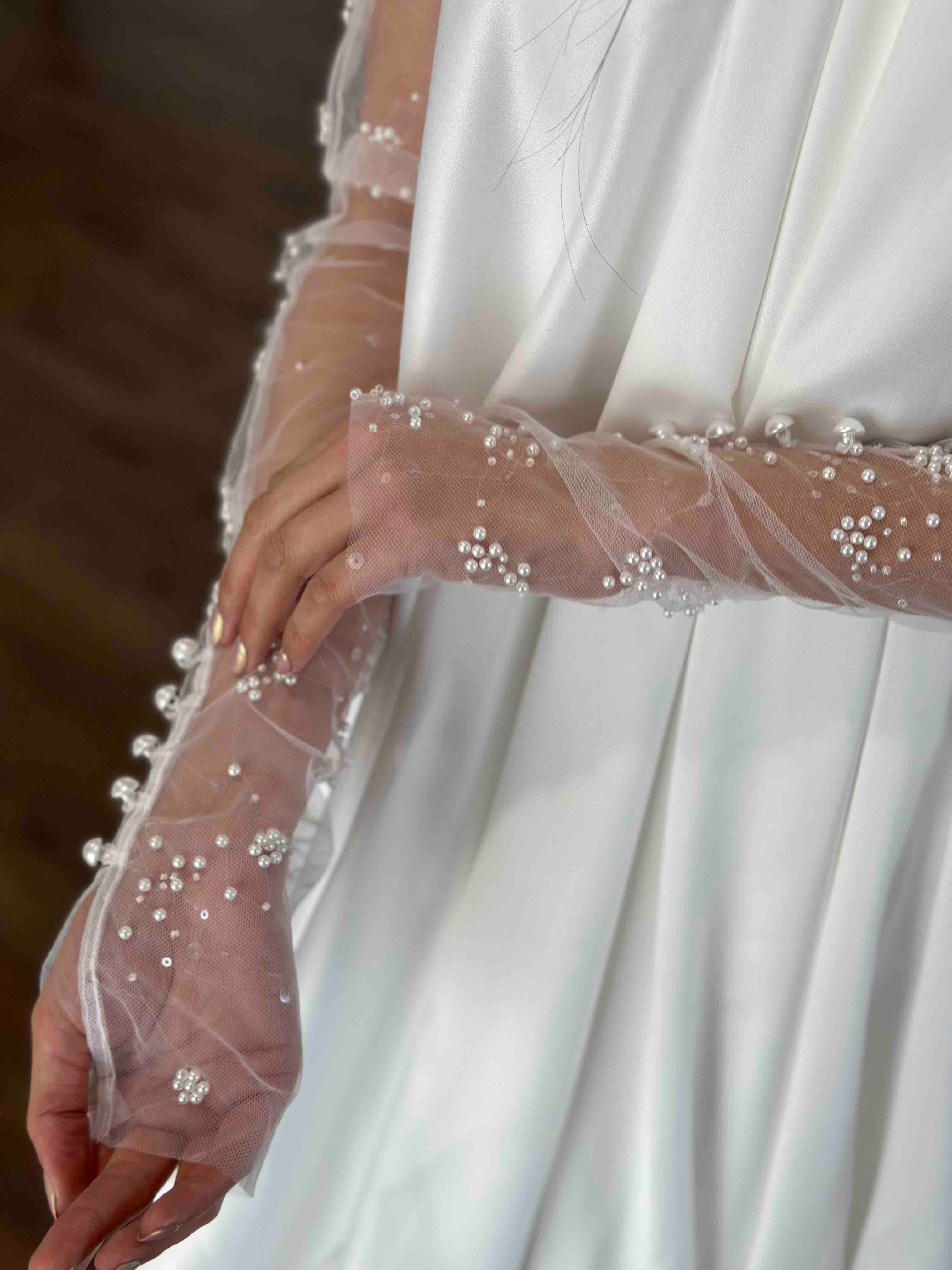 pearl embellished tulle gloves