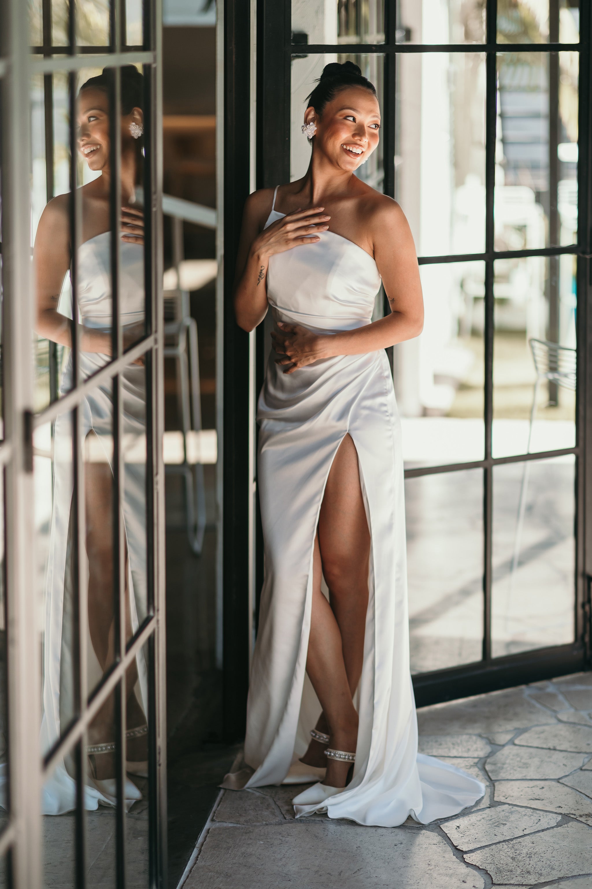 thigh split and one shoulder with thin trap on bridesmaid dress