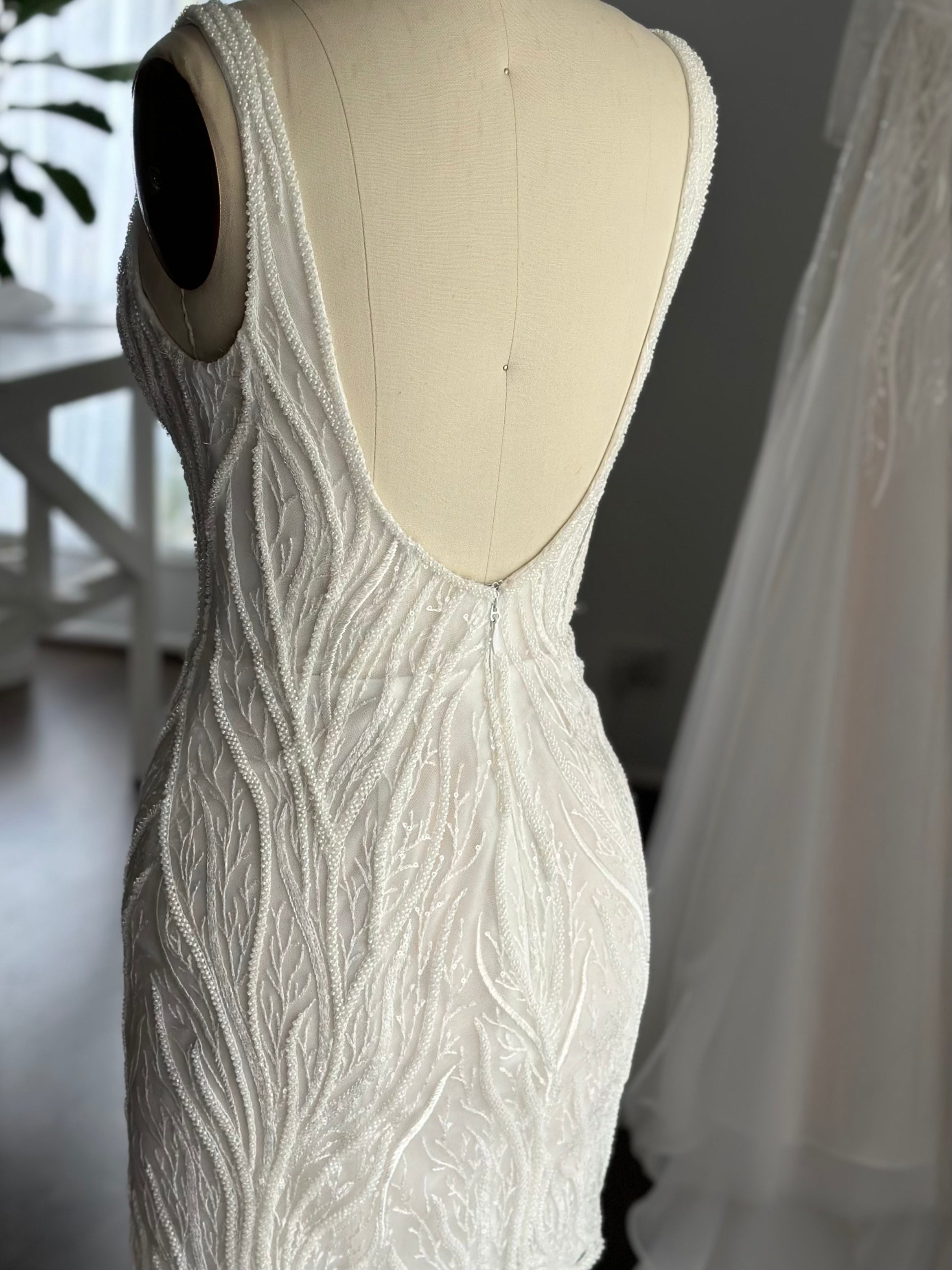 u-back mini reception gown
