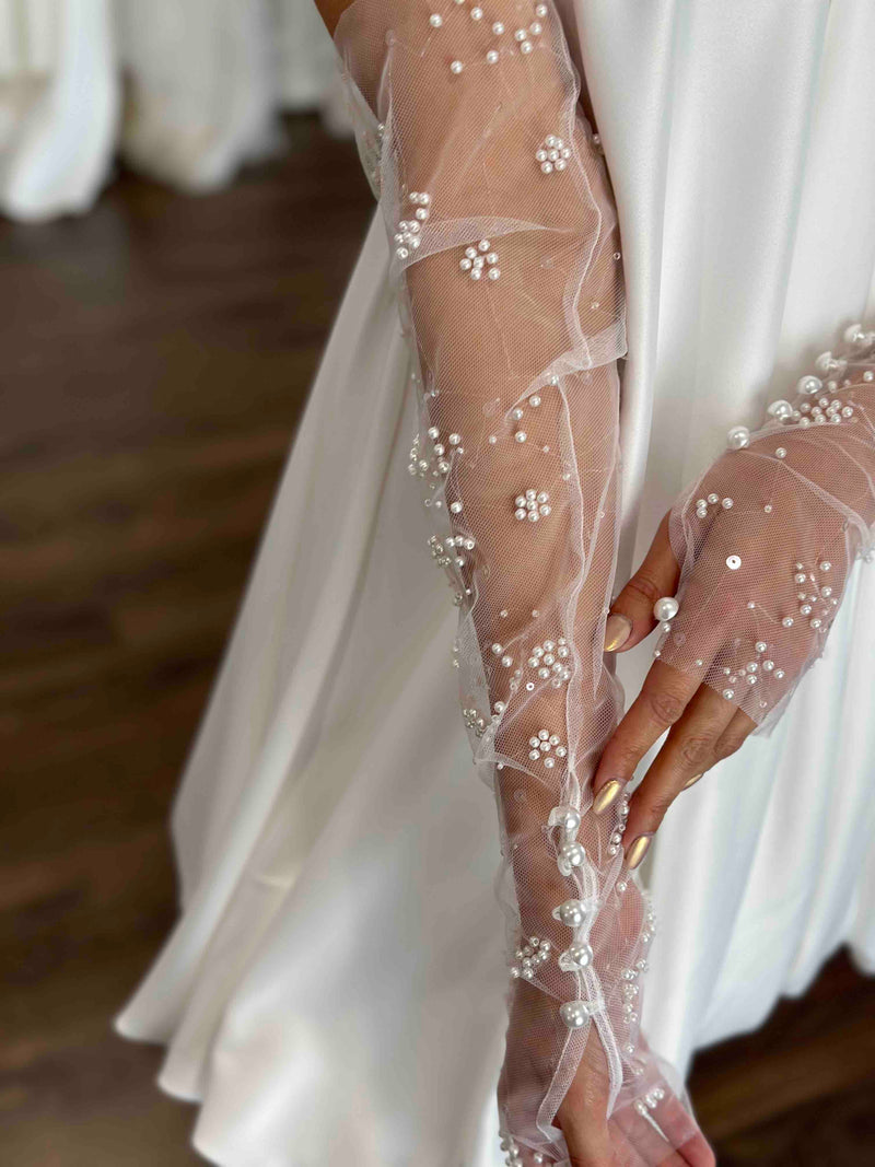 pearl lace gloves with pearl buttons on tulle