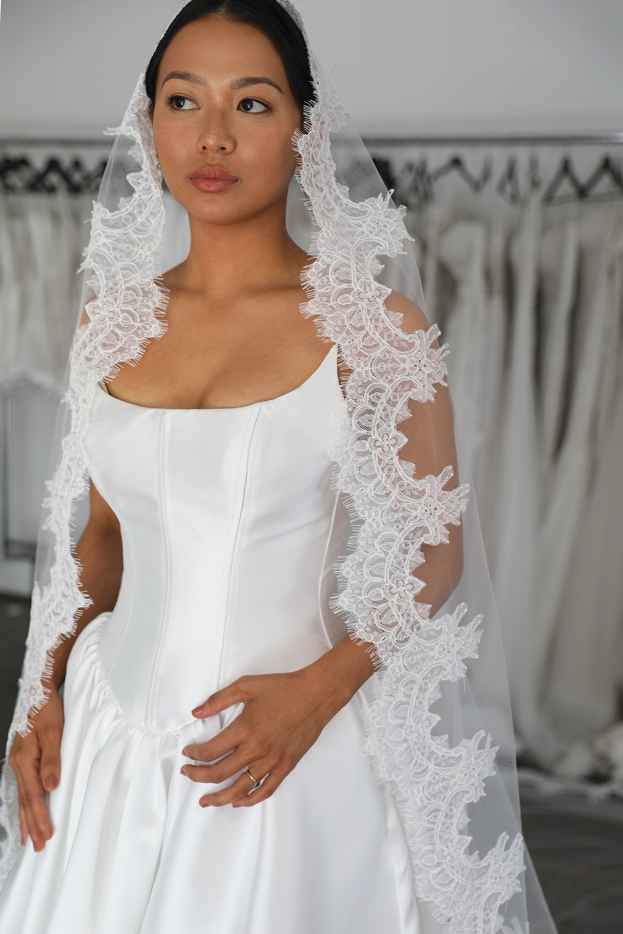 White lace veil hotsell