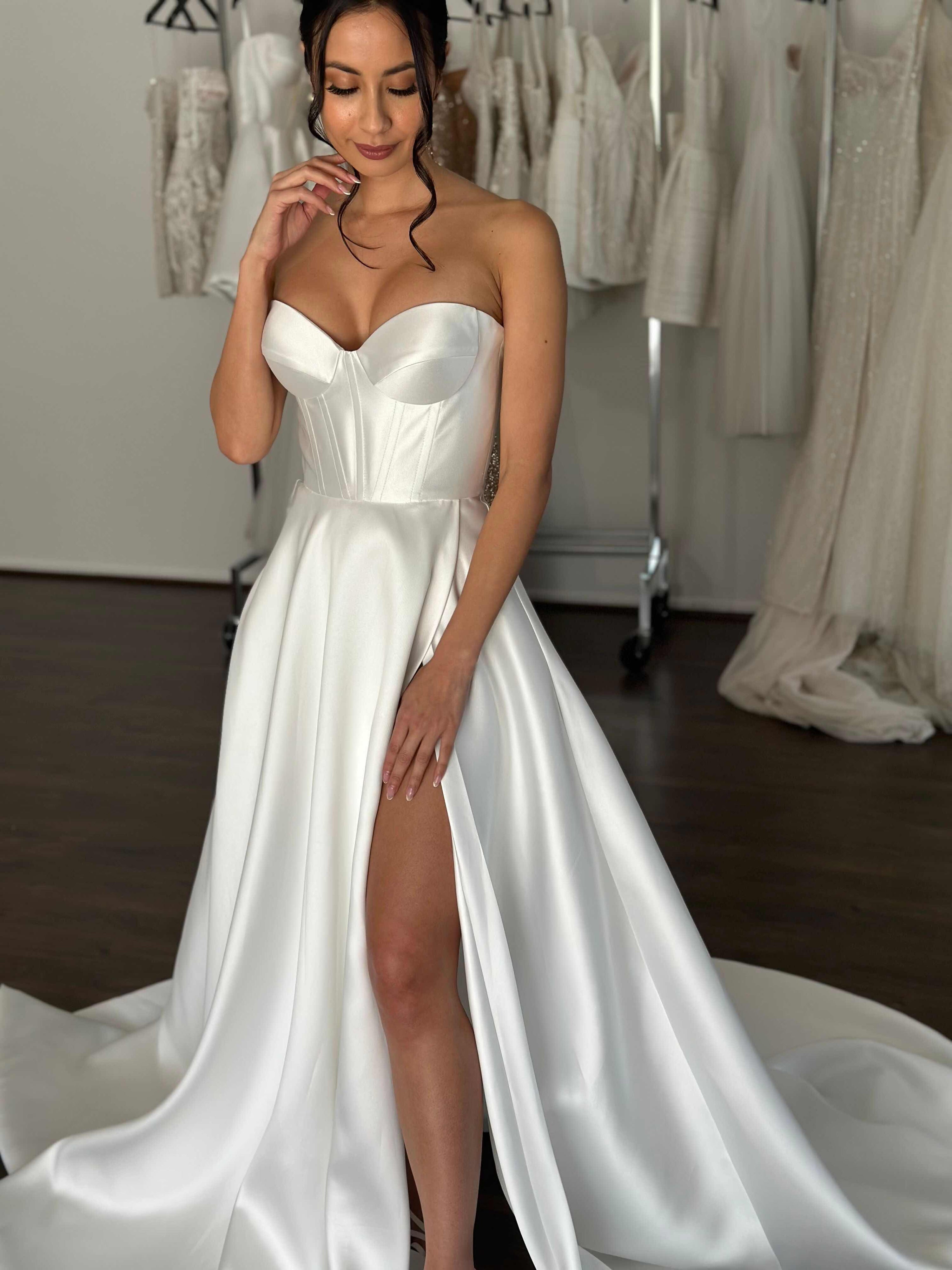 Elegant Corset for Strapless Wedding Dresses: Perfect Fit & Style